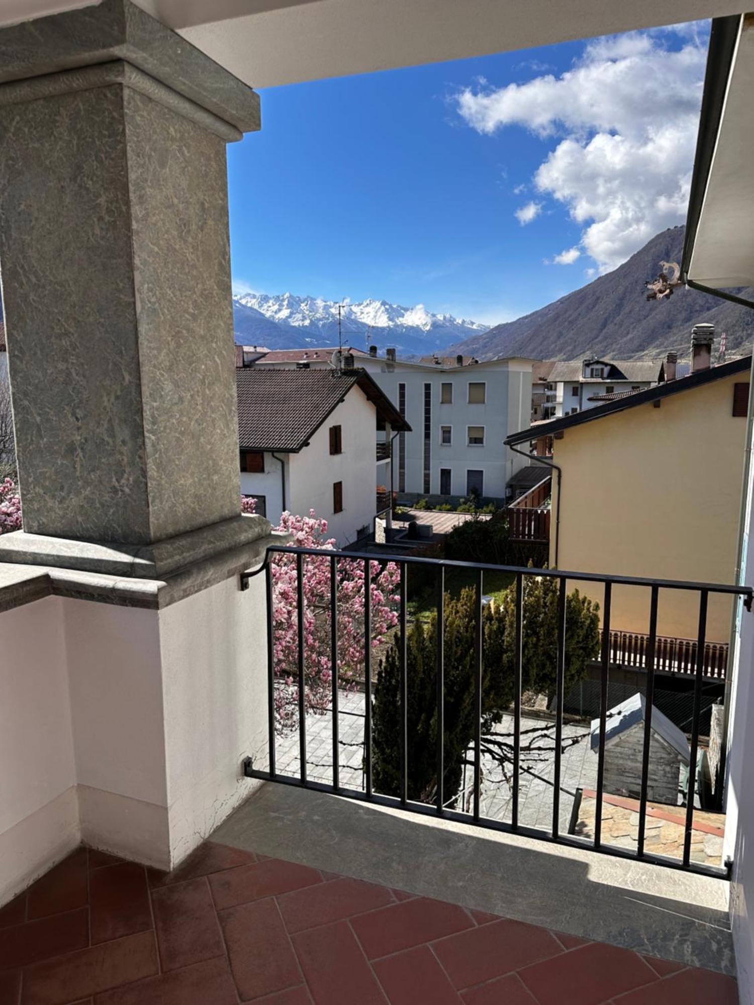 Ampio Appartamento Con Vista “Casa Magro” Тирано Экстерьер фото