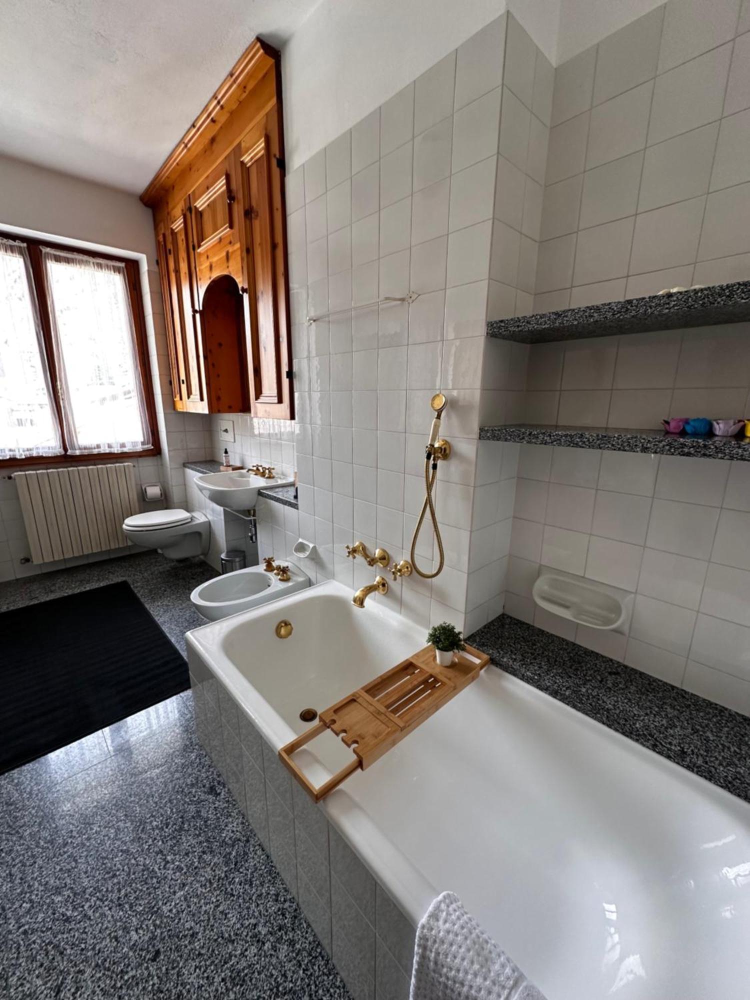 Ampio Appartamento Con Vista “Casa Magro” Тирано Экстерьер фото